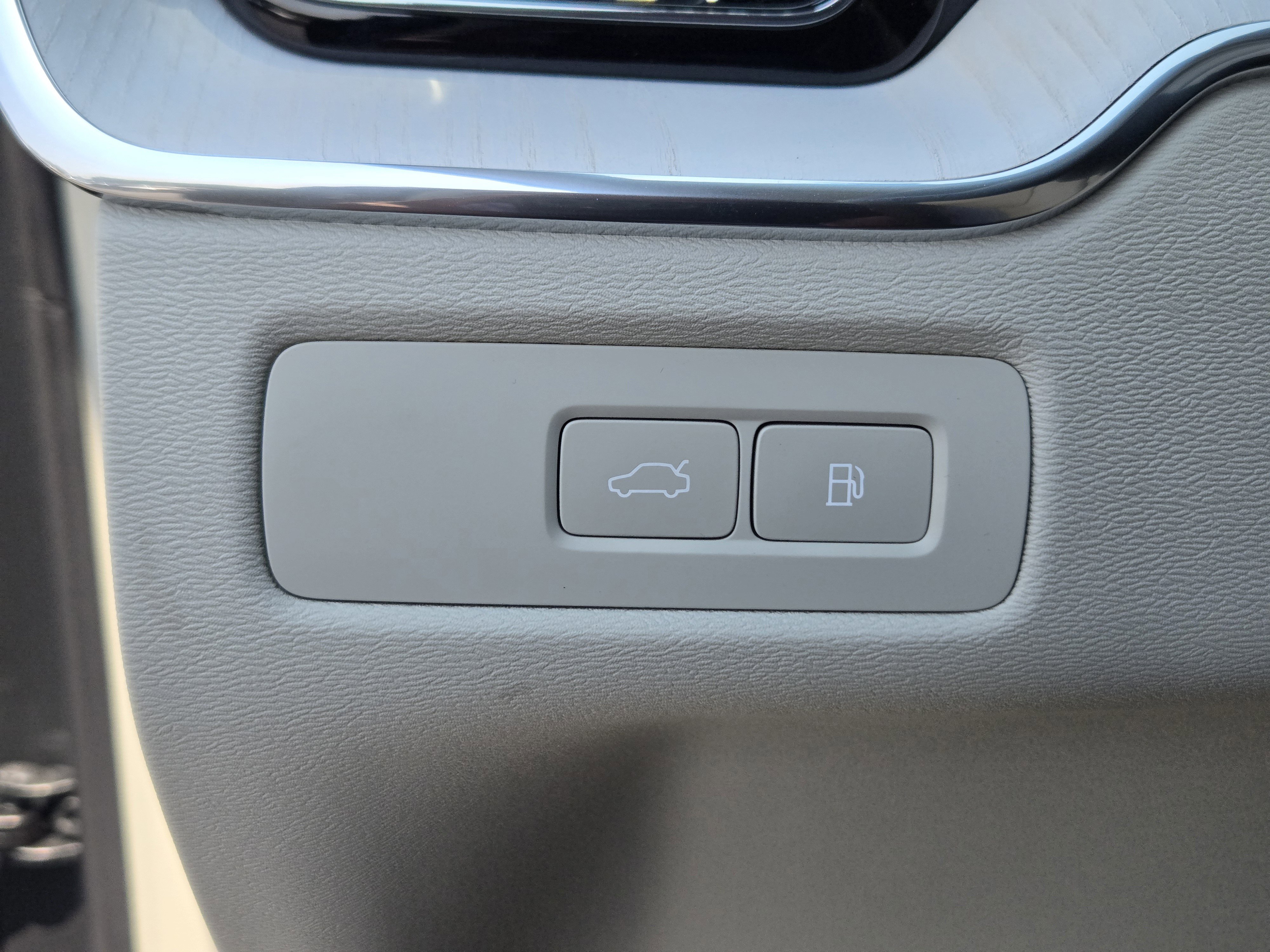 New 2026 Volvo XC60 T8 Ultra image 25