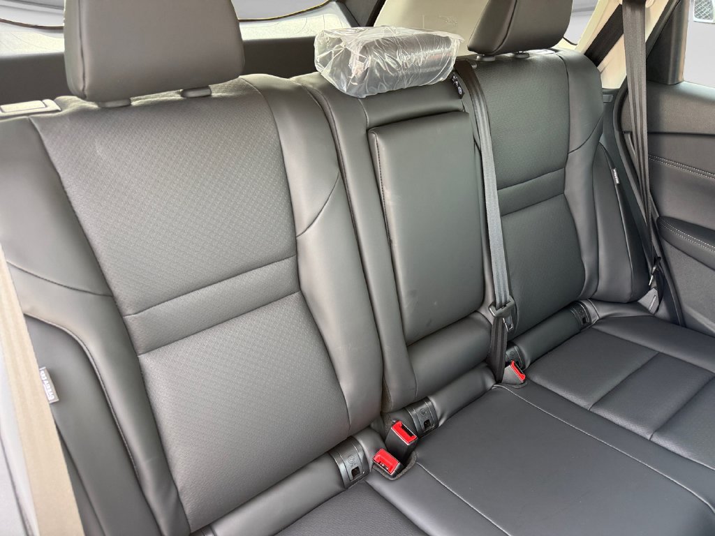 New 2027 Nissan Rogue Dark Armor AWD/4WD image 17