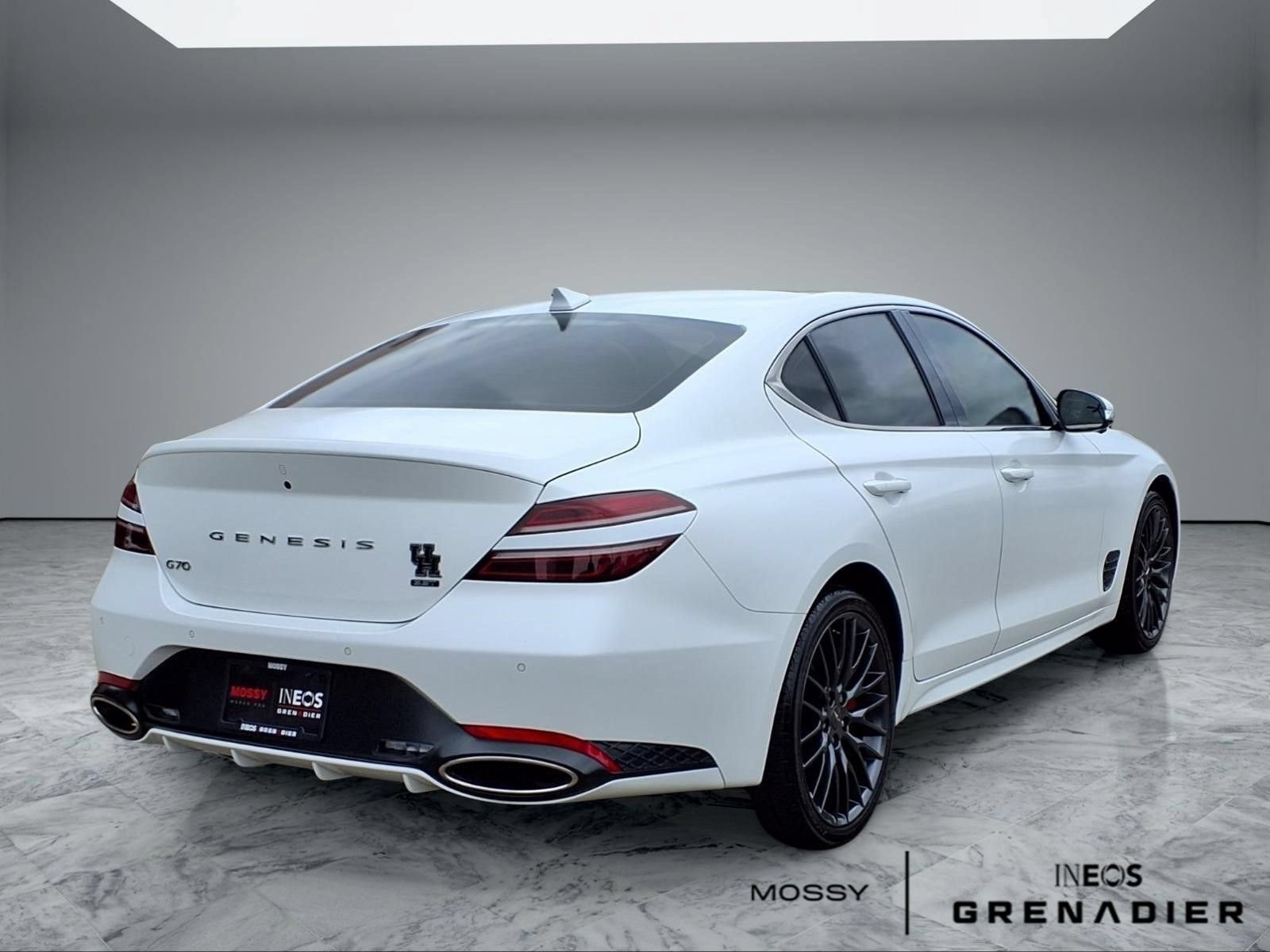 Used 2022 Genesis G70 3.3T Launch Edition RWD image 7