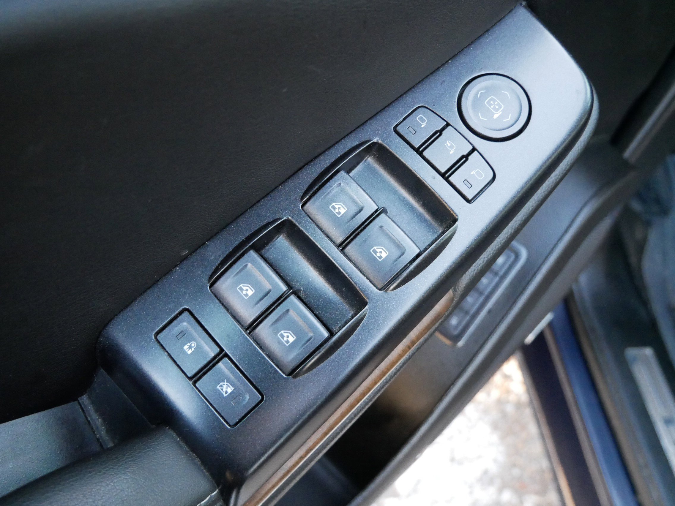 Used 2020 GMC Yukon Denali image 14