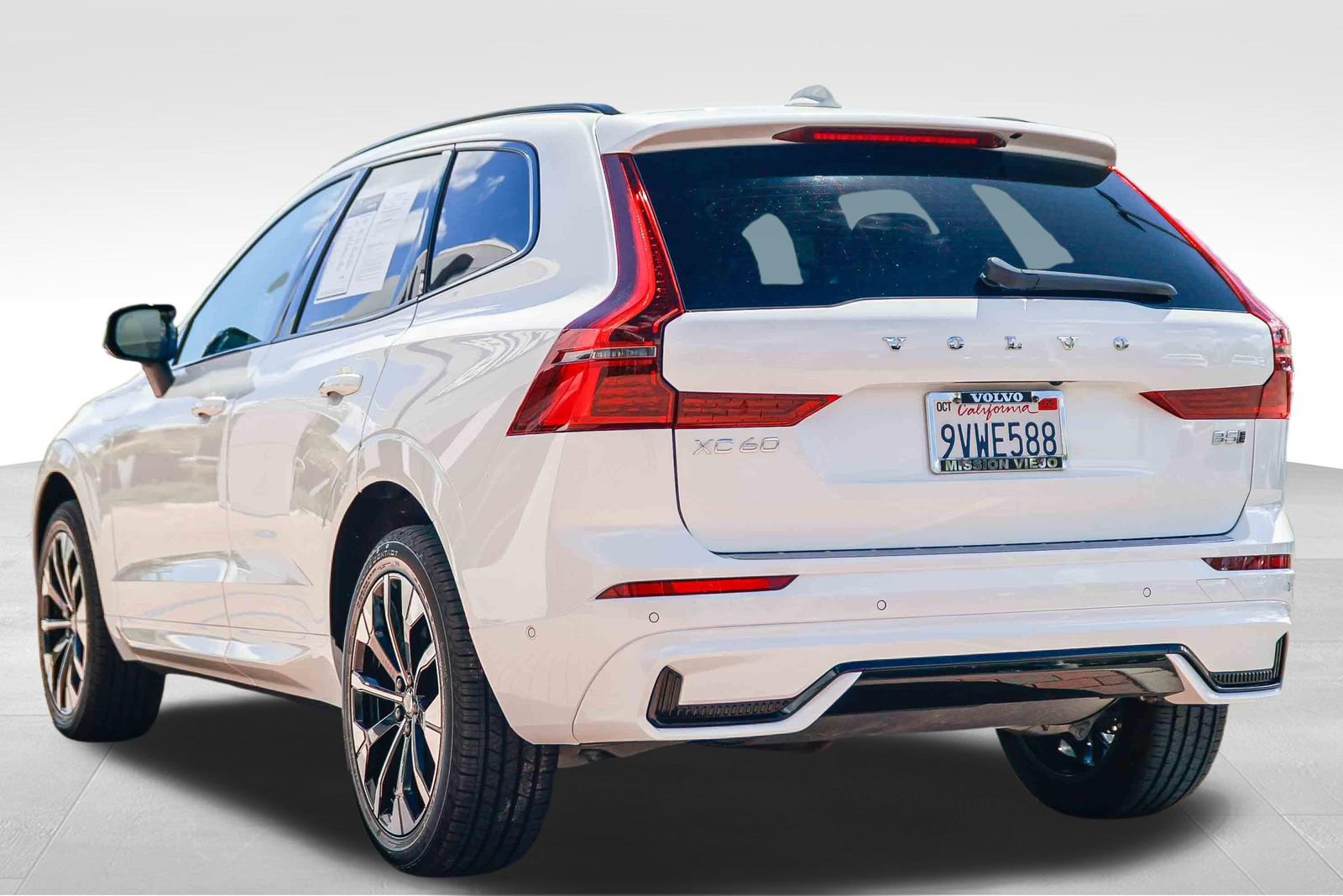 Used 2026 Volvo XC60 B5 Plus w/ Protection Package Premier image 5