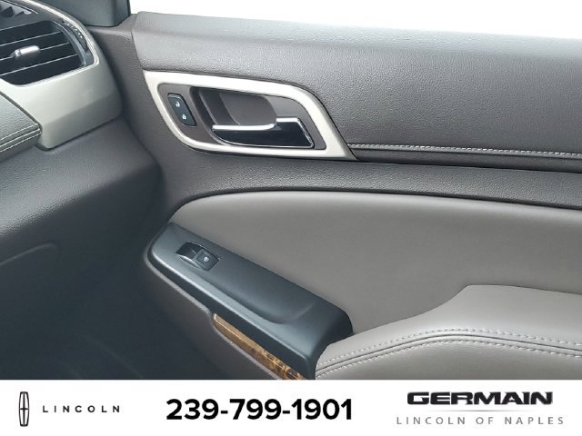 Used 2016 GMC Yukon Denali w/ Open Road Package AWD/4WD image 29