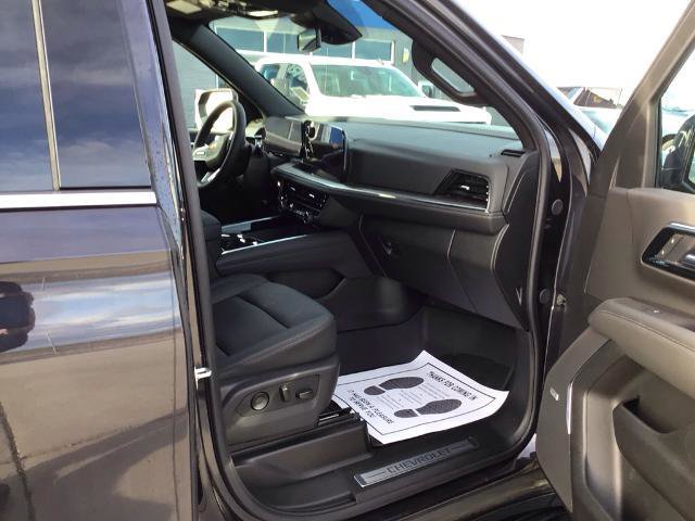 New 2026 Chevrolet Suburban LT image 17