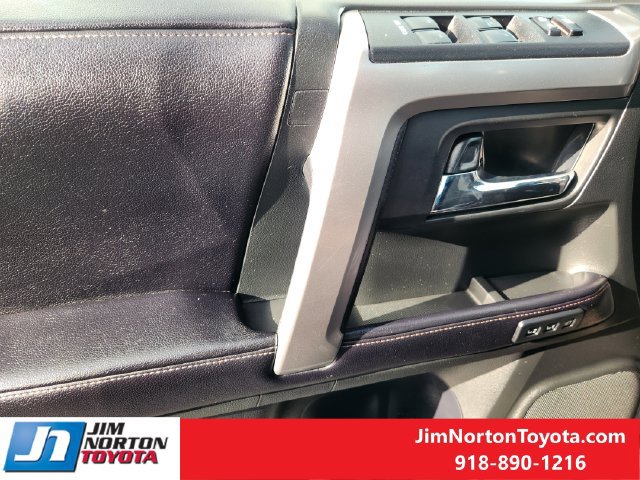 Used 2017 Toyota 4Runner Limited AWD/4WD image 23