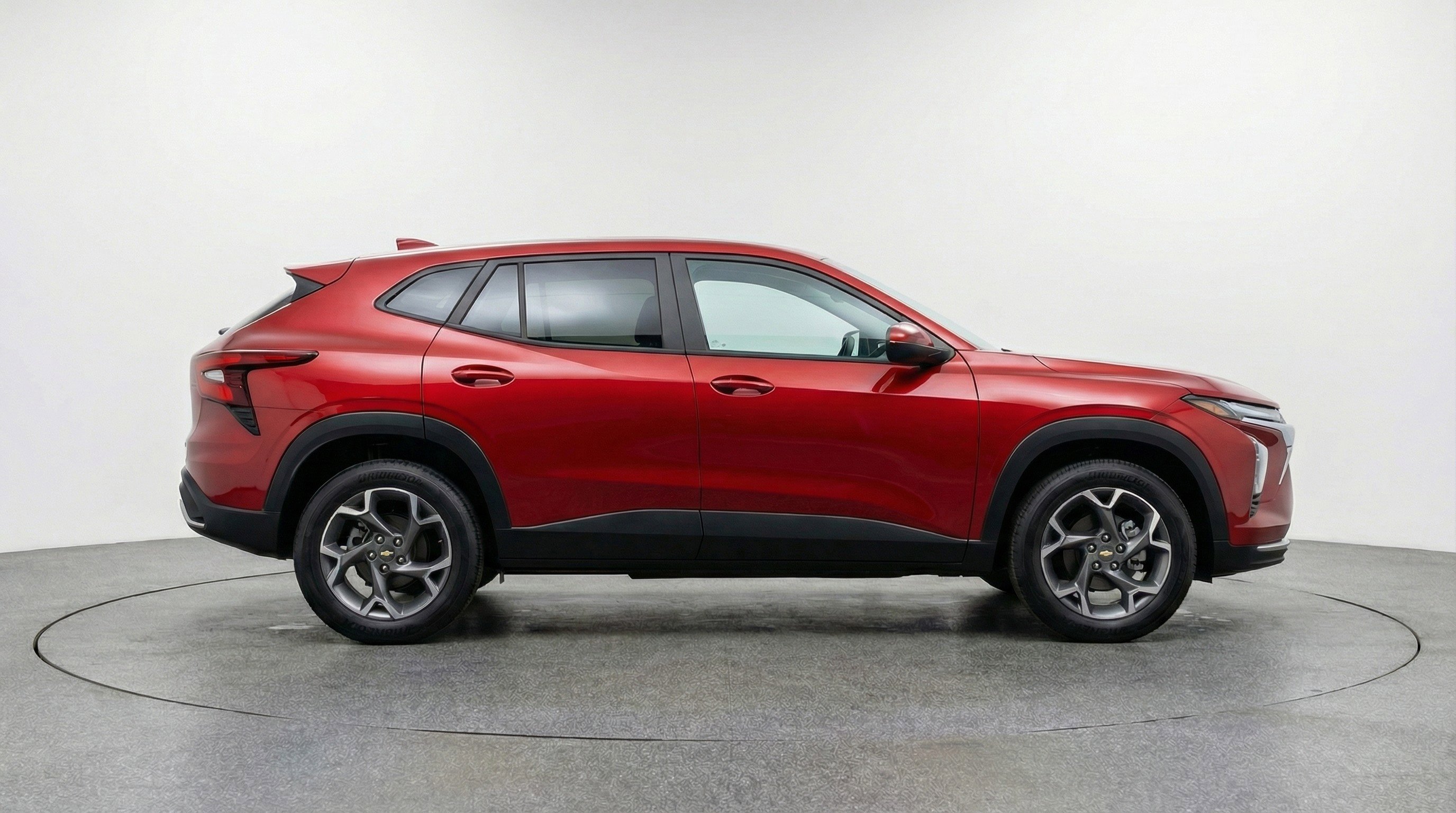 Used 2025 Chevrolet Trax LT image 11