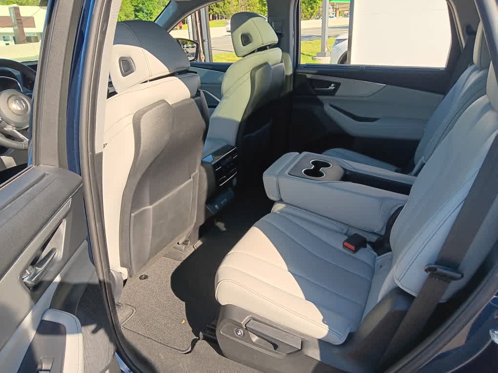 Used 2024 Acura MDX SH-AWD w/ Technology Package image 18