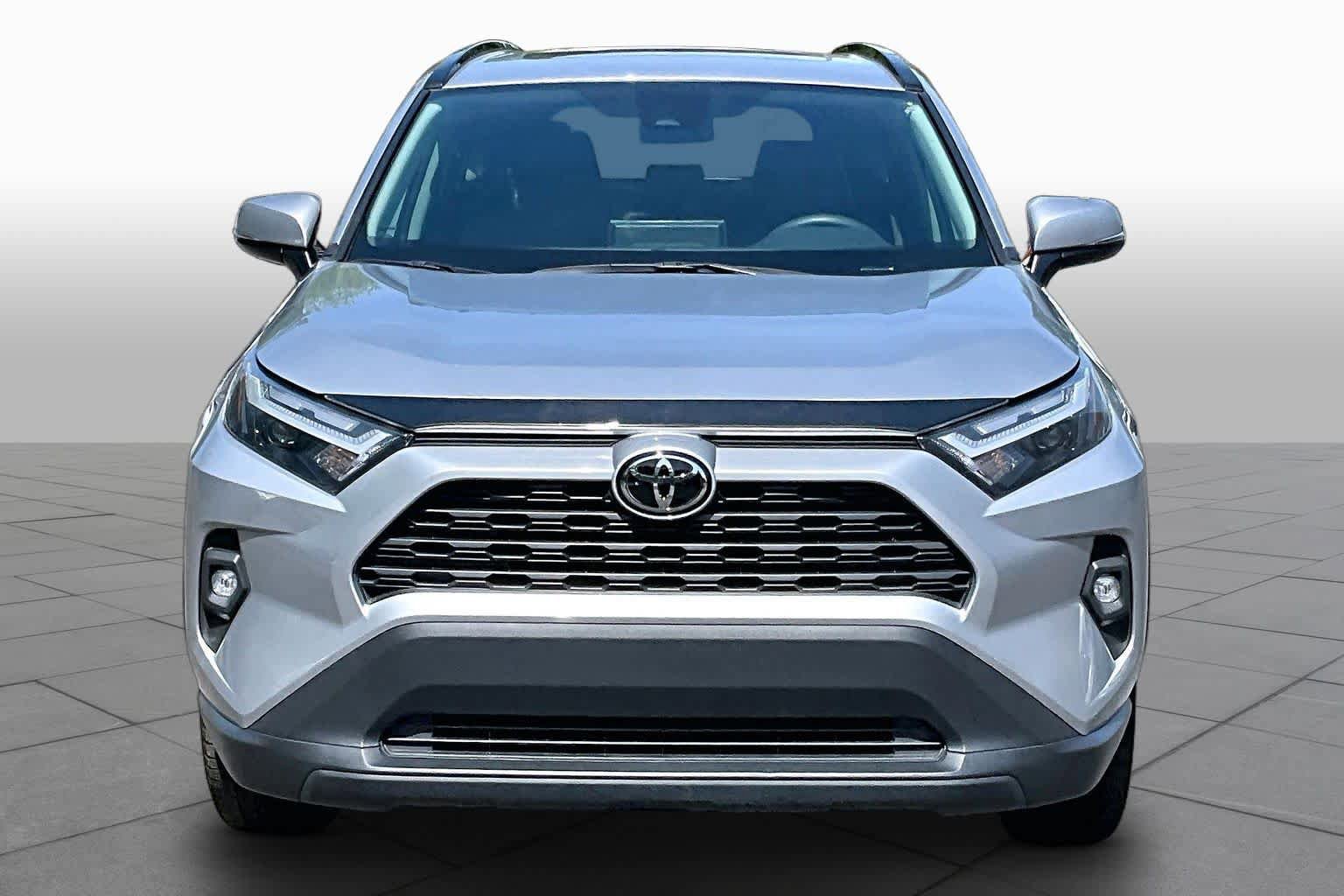 Used 2024 Toyota RAV4 XLE Premium FWD image 4