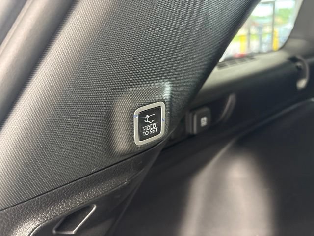 Used 2023 Jeep Grand Cherokee Altitude AWD/4WD image 11