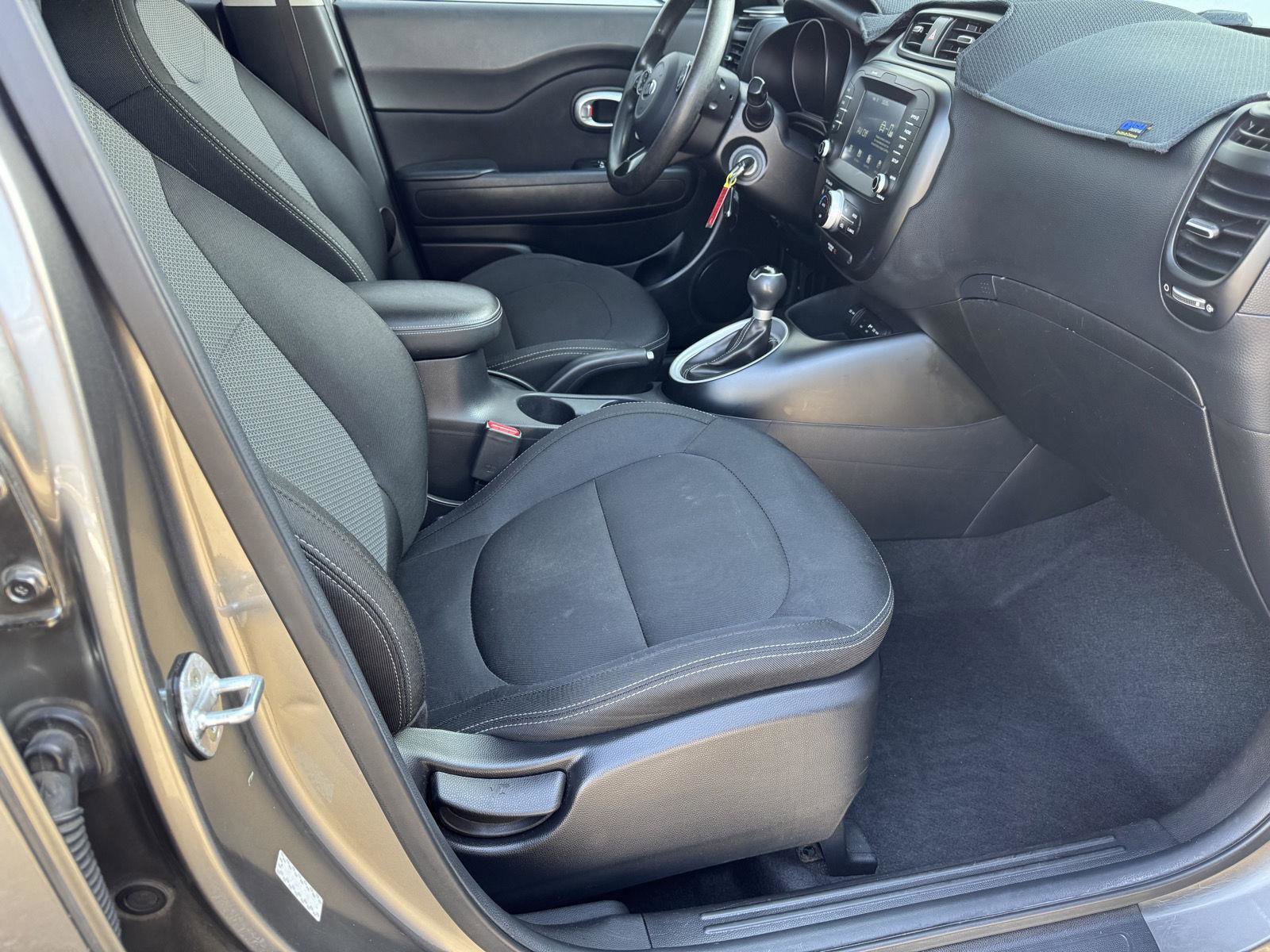 Used 2018 Kia Soul + FWD image 19