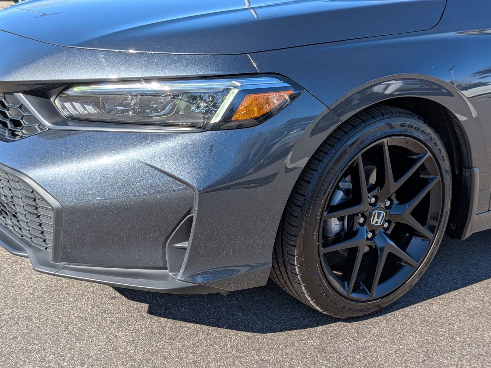 Used 2025 Honda Civic Sport image 9