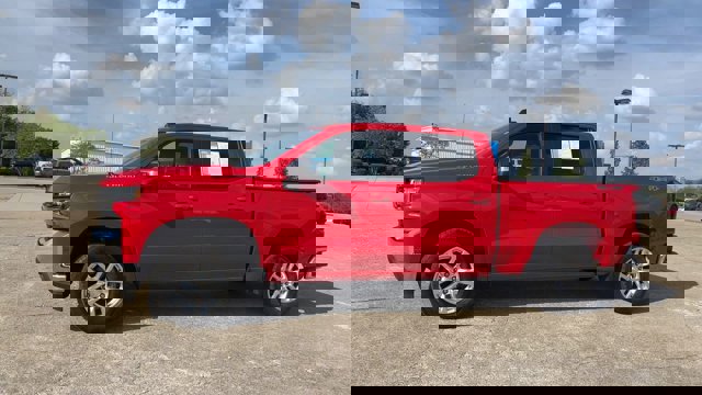 Used 2021 Chevrolet Silverado 1500 LT AWD/4WD image 5