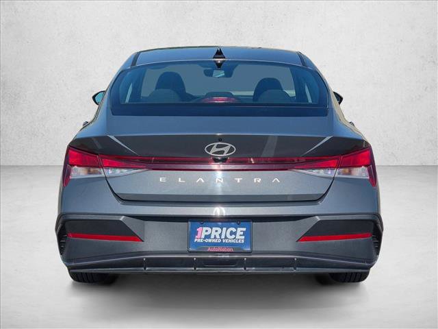 Used 2024 Hyundai Elantra SEL FWD image 7