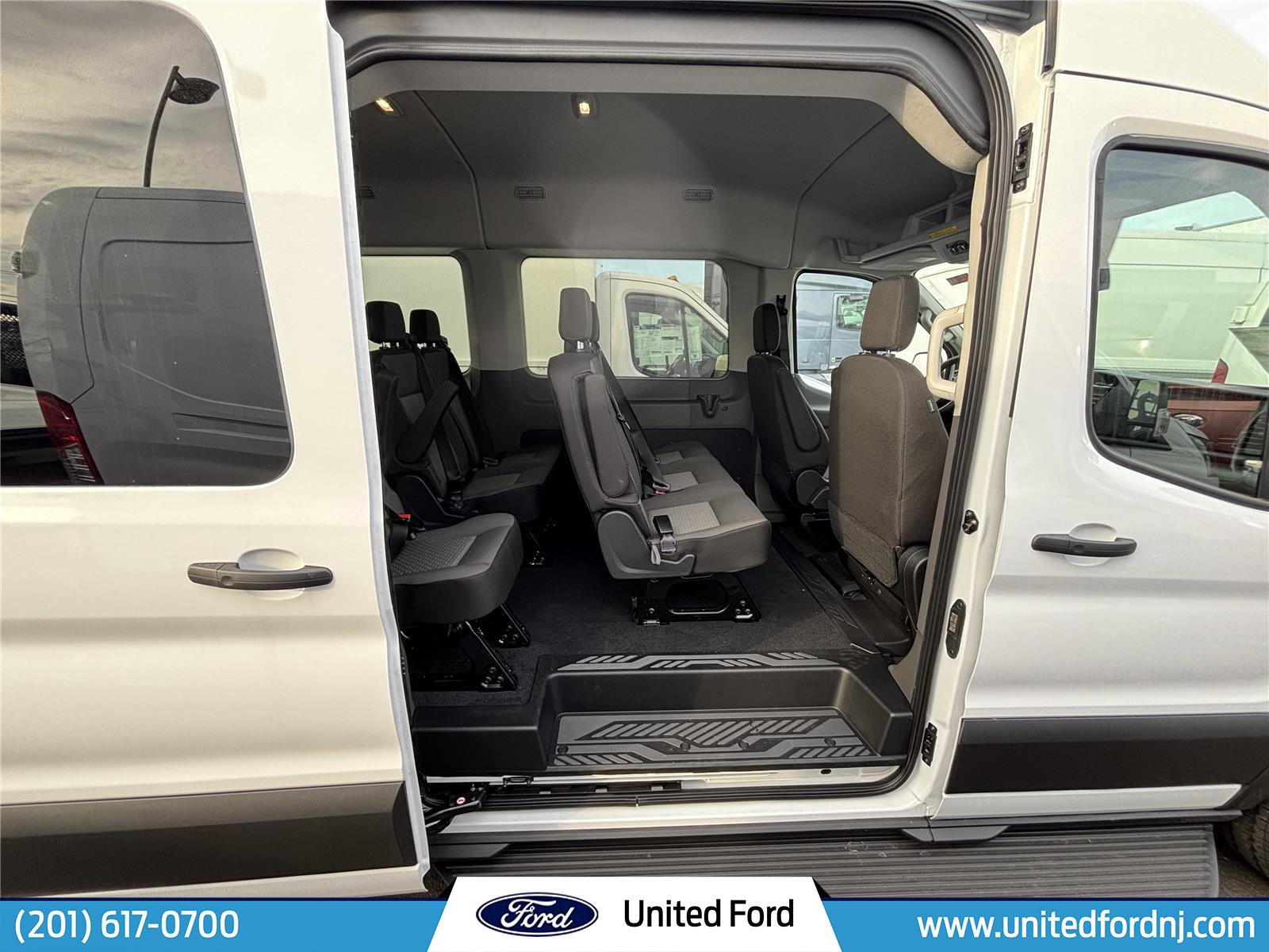 Used 2024 Ford Transit 350 XLT RWD image 8