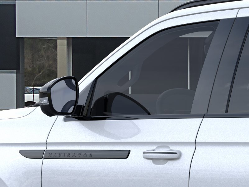 New 2026 Lincoln Navigator Reserve w/ Jet Appearance Package AWD/4WD image 20