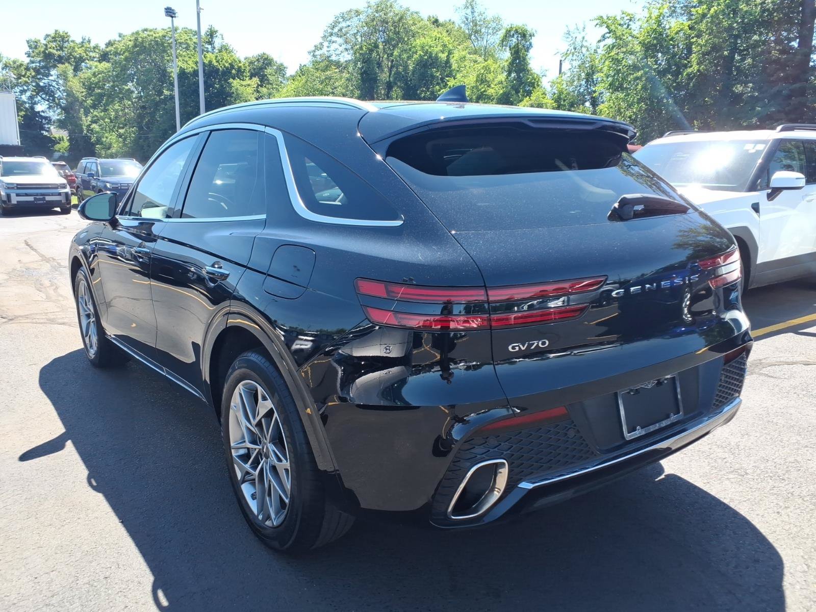 Used 2024 Genesis GV70 2.5T w/ Advanced Package AWD/4WD image 7