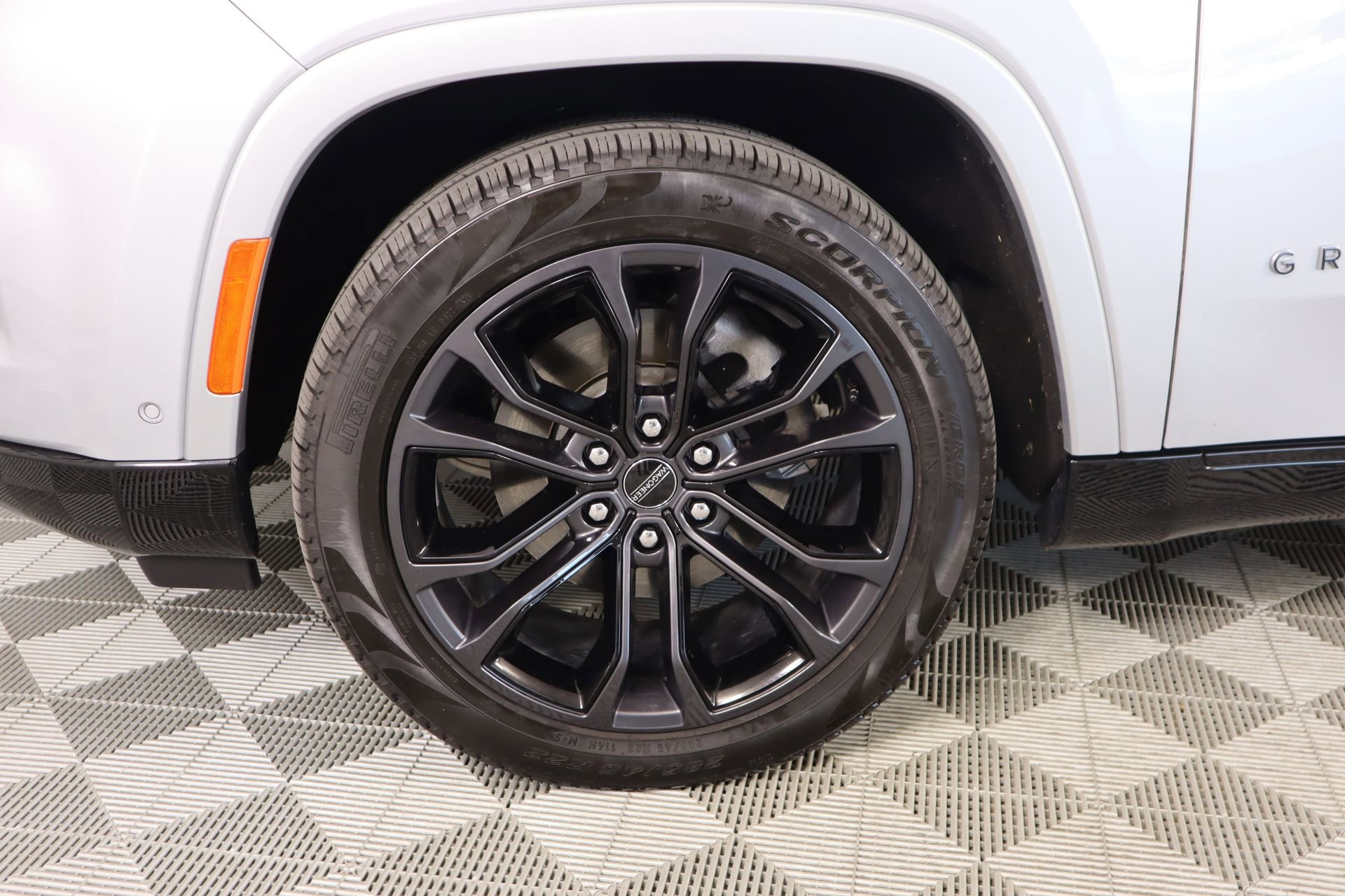 Used 2024 Jeep Grand Wagoneer Series II w/ Quick Order Packagew 28T image 20