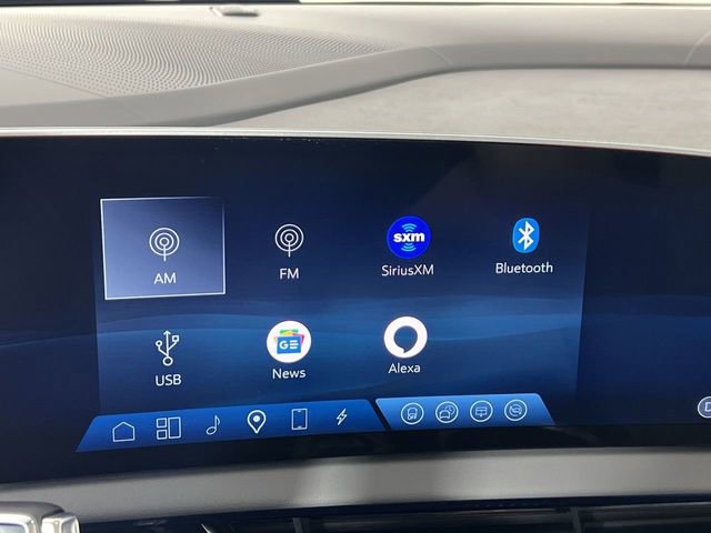 Used 2025 Cadillac Optiq Luxury 1 AWD/4WD image 13