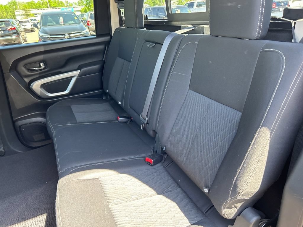 Used 2018 Nissan Titan SV w/ SV Convenience Package AWD/4WD image 36
