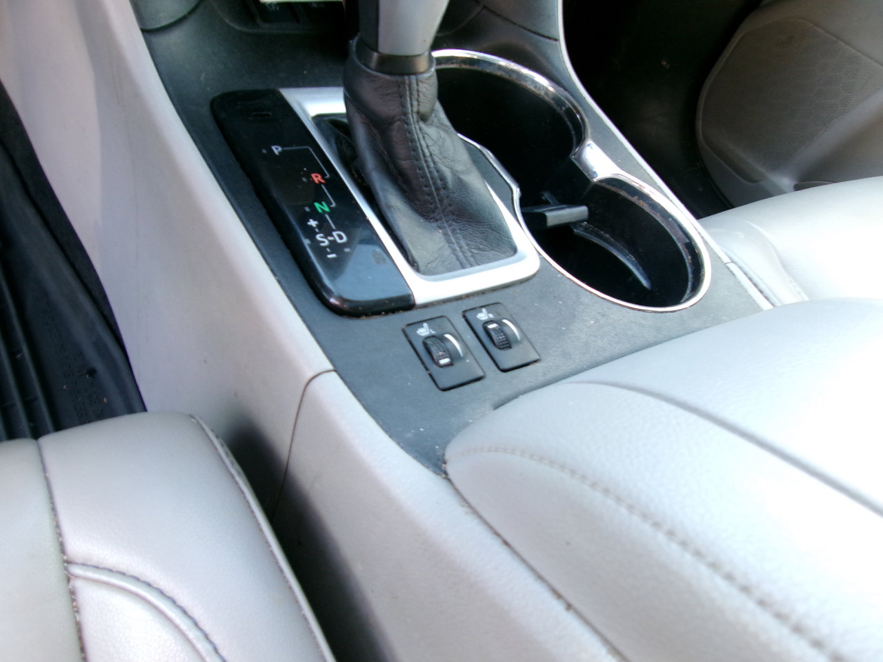 Used 2019 Toyota Highlander XLE image 18