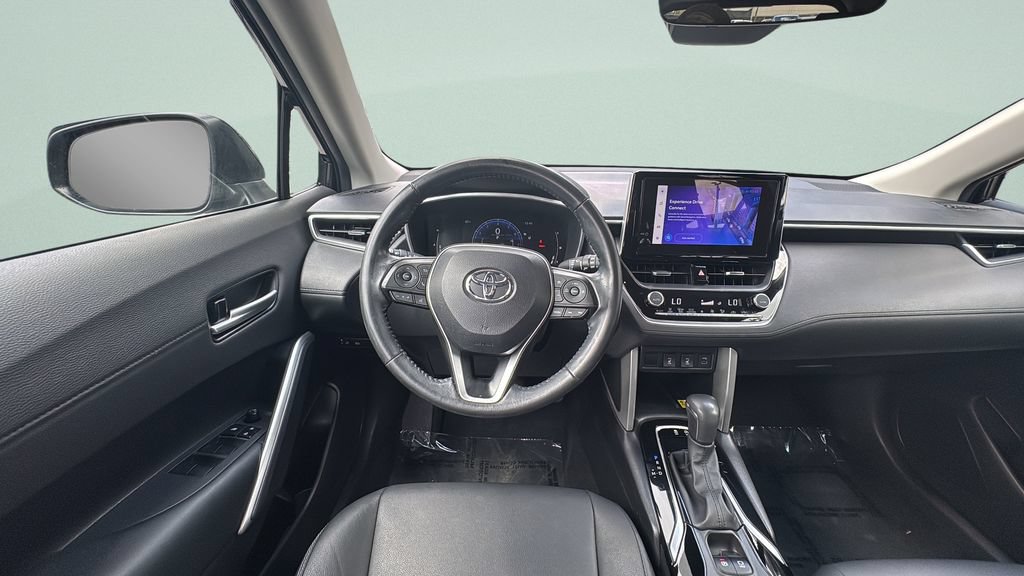 Used 2023 Toyota Corolla Cross XLE FWD image 13