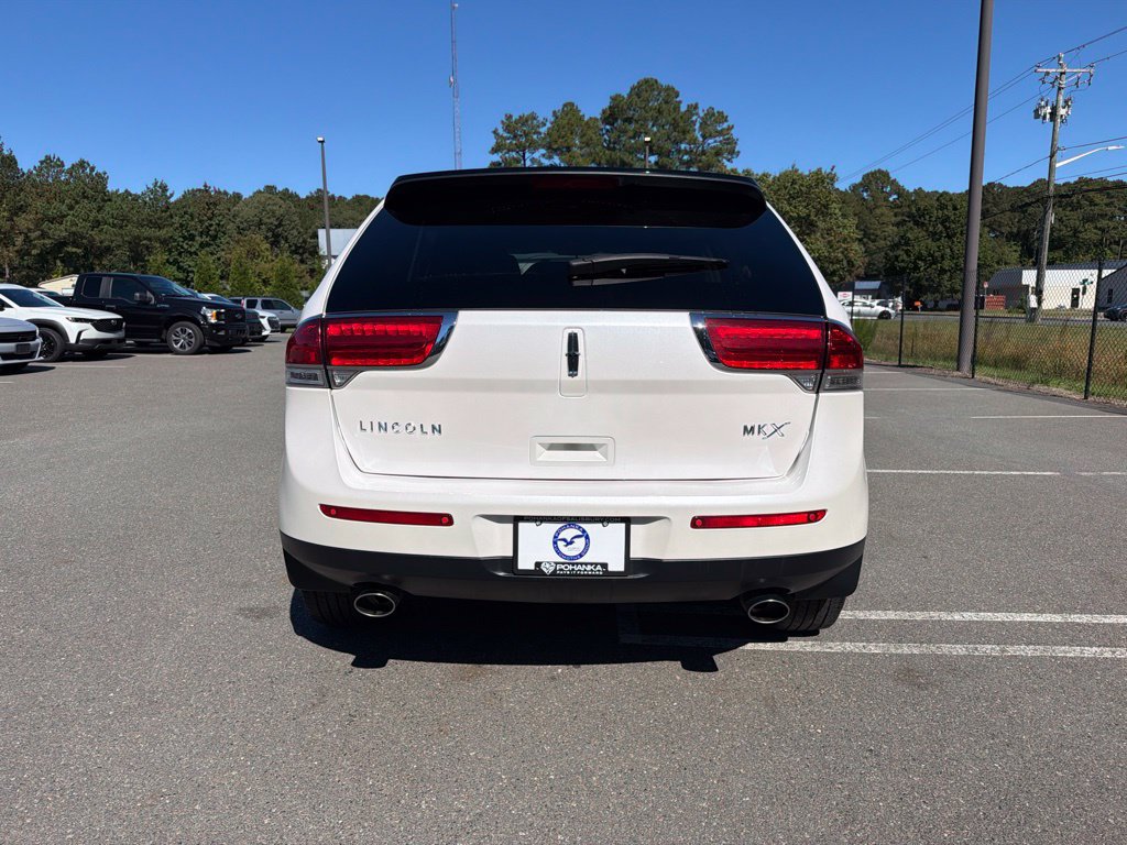 Used 2012 Lincoln MKX FWD image 6