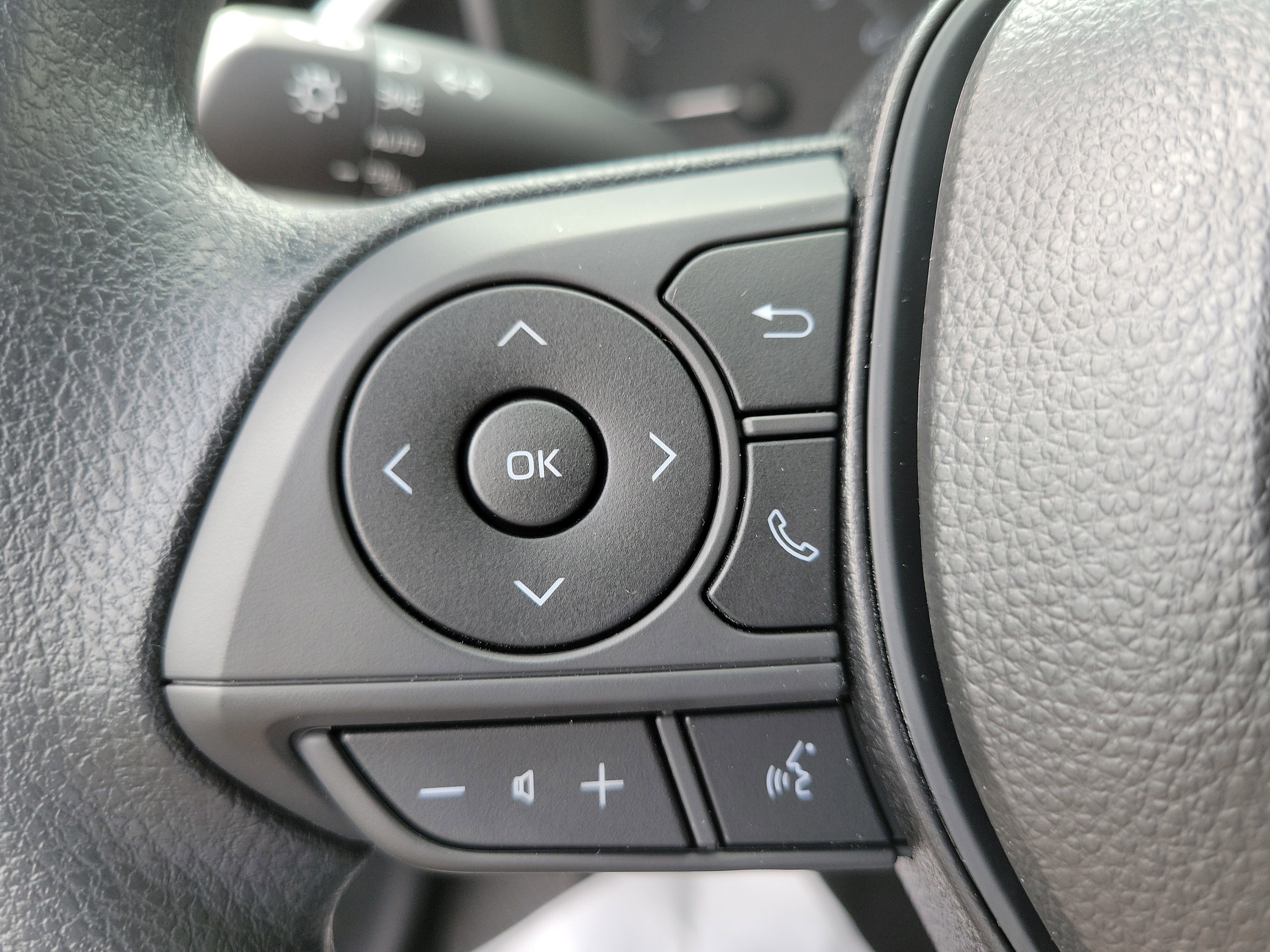 Used 2025 Toyota Corolla LE image 22