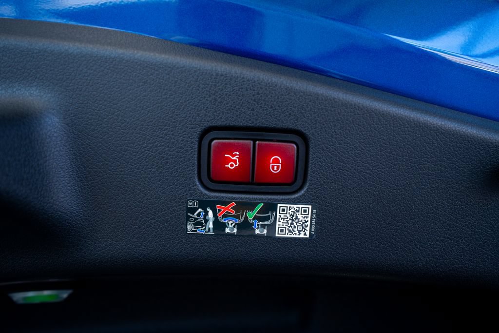 Used 2024 Mercedes-Benz CLE 300 4MATIC Coupe image 52