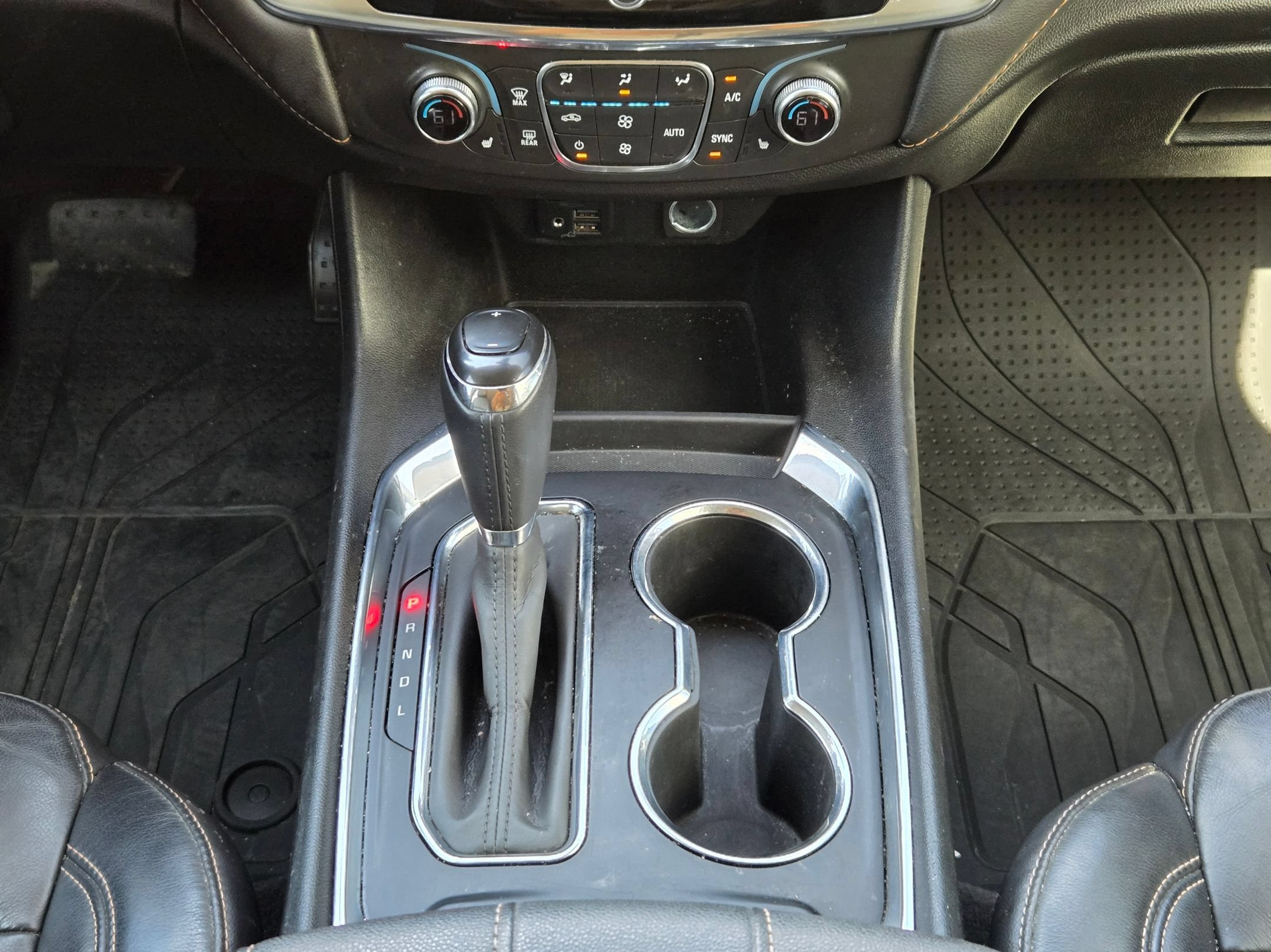 Used 2020 Chevrolet Traverse RS FWD image 16