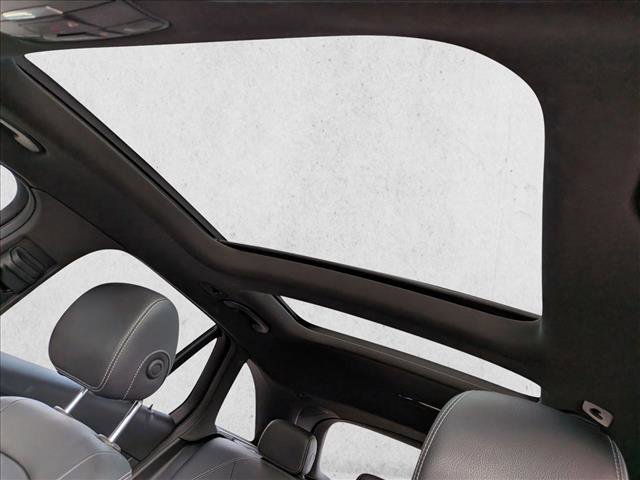 Used 2018 Mercedes-Benz GLC 300 image 12