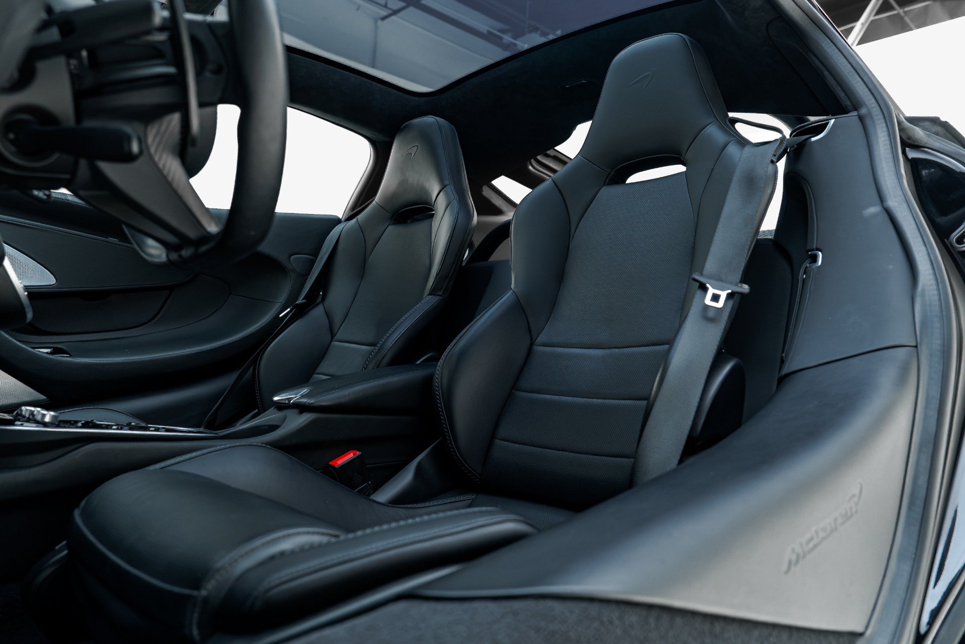 Used 2023 McLaren GT RWD image 4