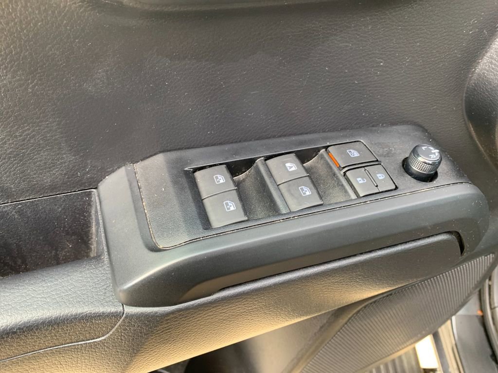 Used 2023 Toyota Tacoma SR image 13