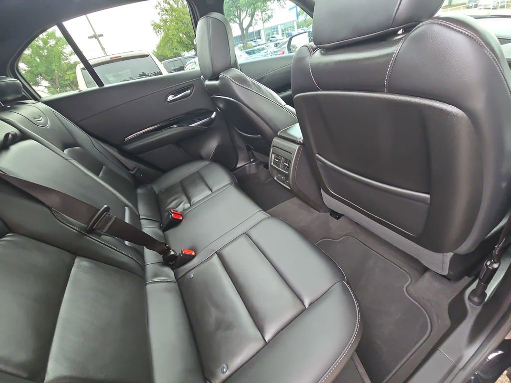 Used 2024 Cadillac XT4 Luxury w/ Cold Weather Package FWD image 11