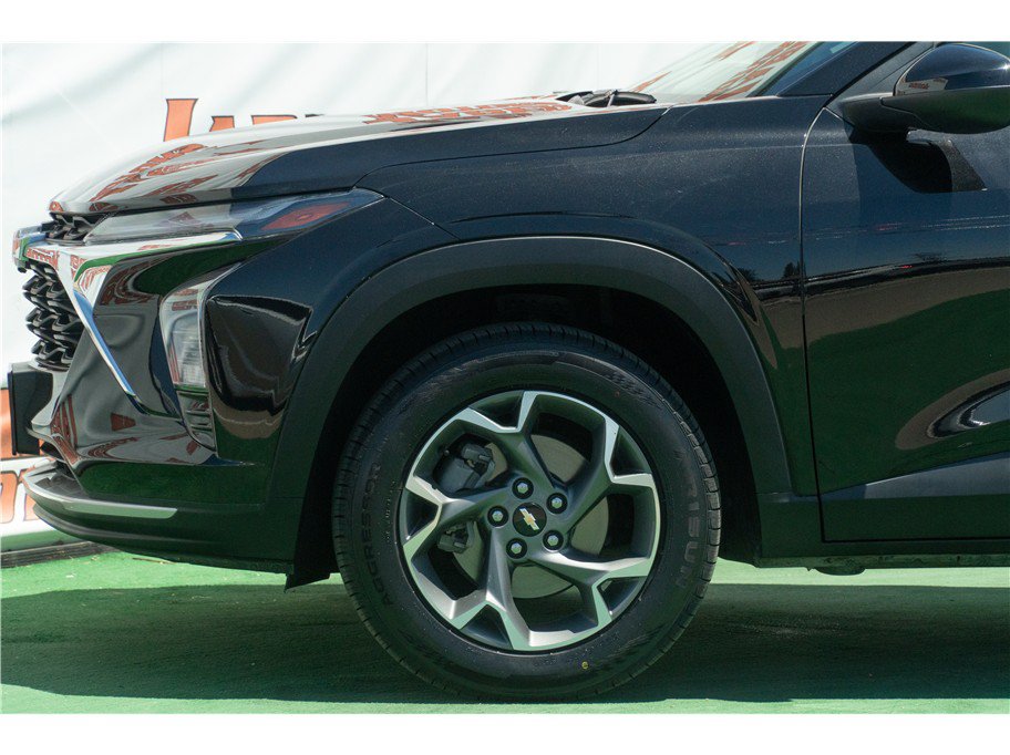 Used 2024 Chevrolet Trax LT FWD image 26