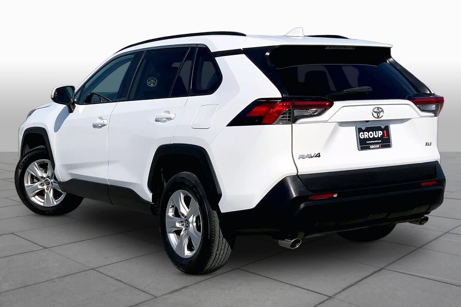 Used 2021 Toyota RAV4 XLE FWD image 12