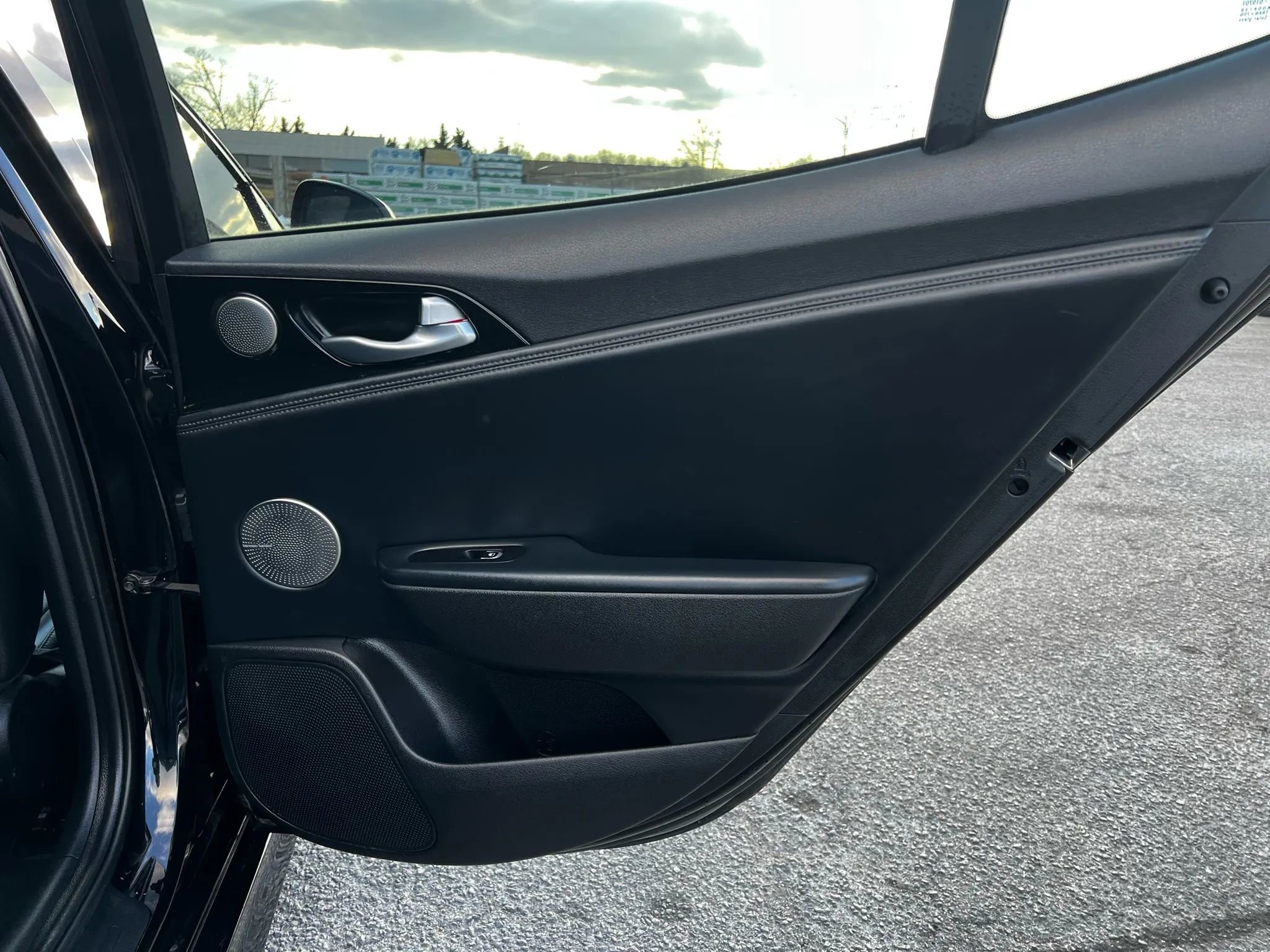 Used 2018 Kia Stinger Premium image 26