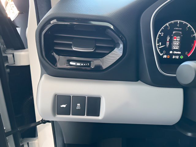 Certified 2025 Honda Pilot Touring image 13