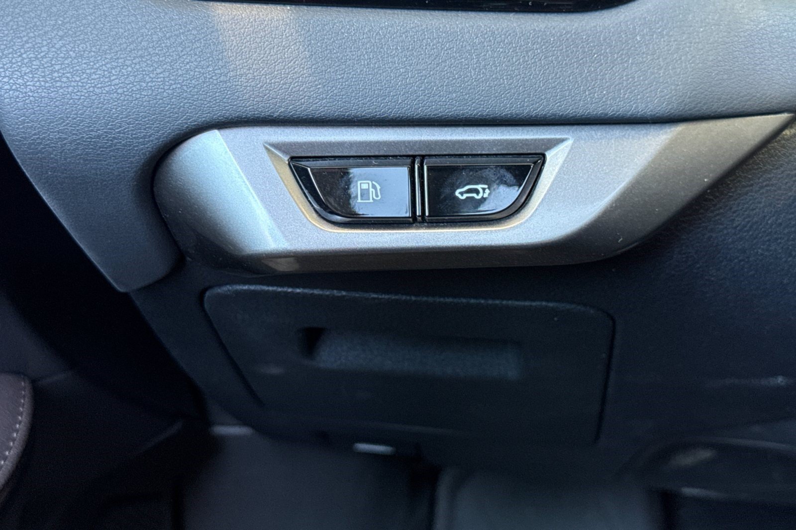 Used 2023 Lexus RX 350 FWD w/ Accessory Package image 37