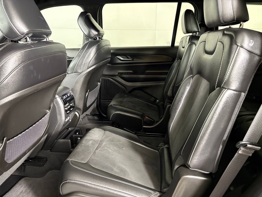 Used 2023 Jeep Grand Cherokee L Laredo AWD/4WD image 35