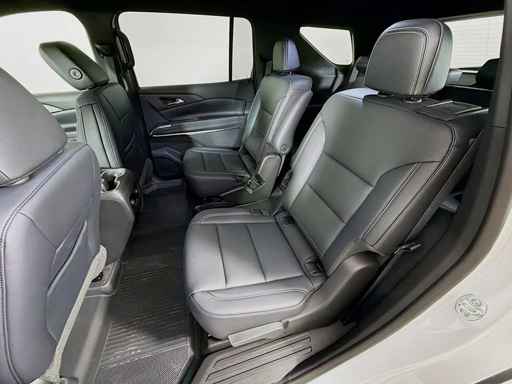 New 2026 Chevrolet Traverse LT w/ LPO, Floor Liner Package AWD/4WD image 17
