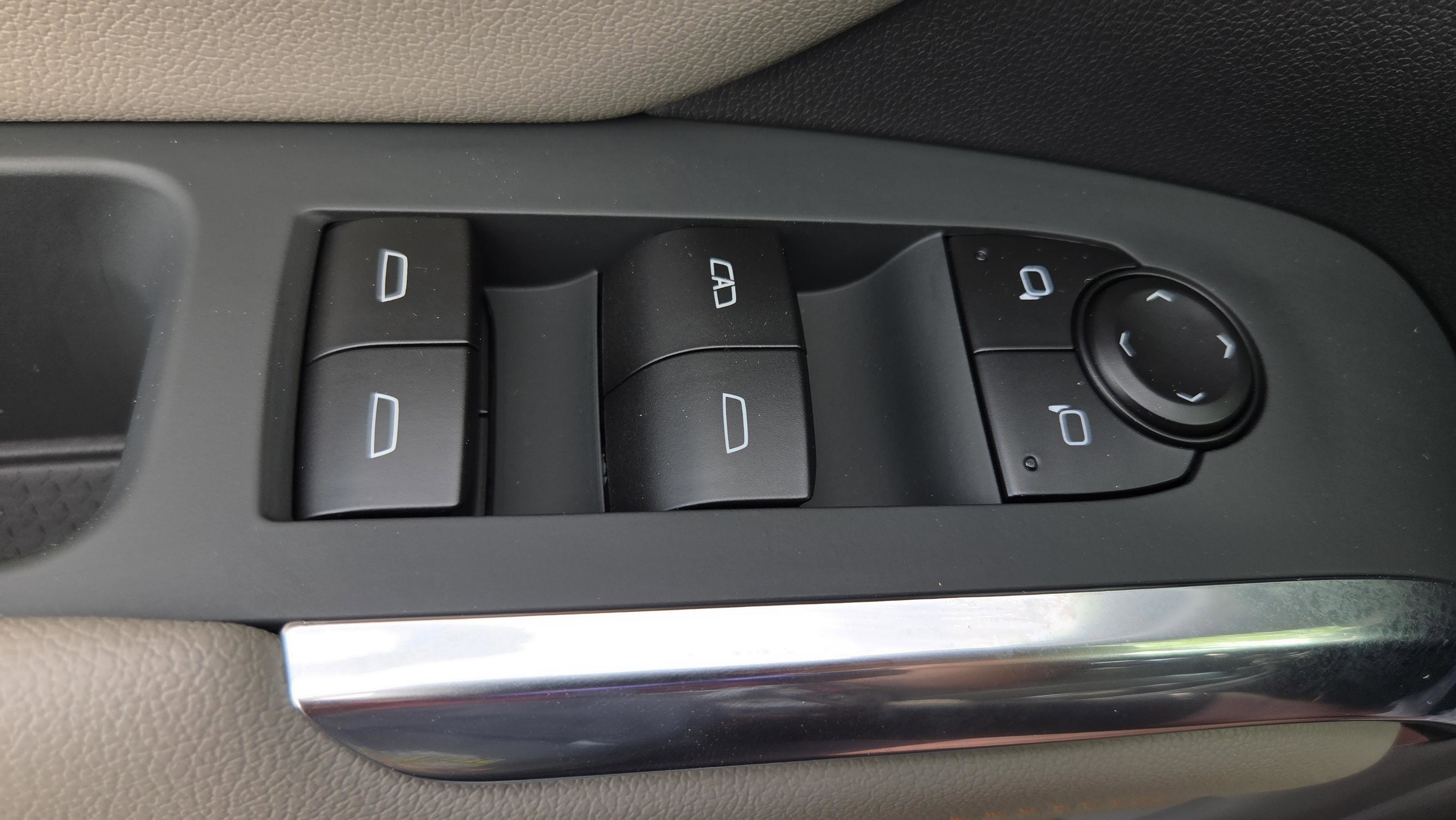 New 2026 Chevrolet Traverse LT w/ Driver Confidence Package FWD image 13