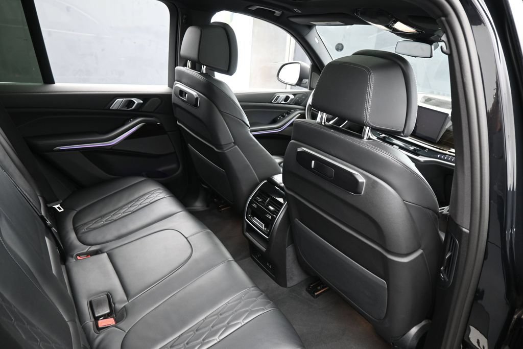 Used 2025 BMW X5 xDrive50e AWD/4WD image 48