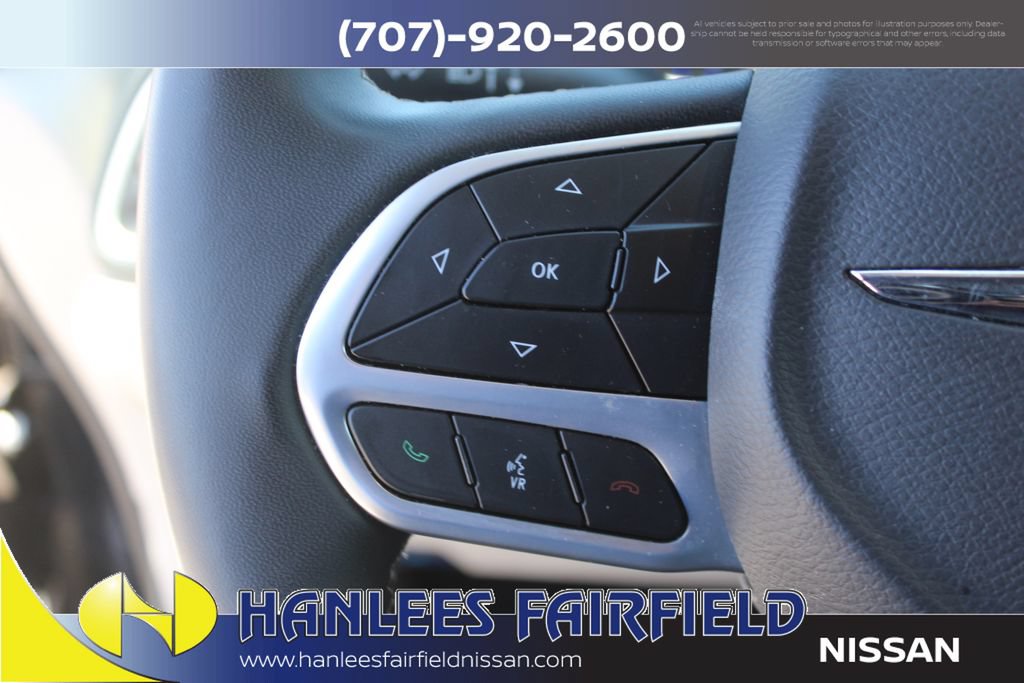 Used 2023 Chrysler Pacifica Touring-L FWD image 29