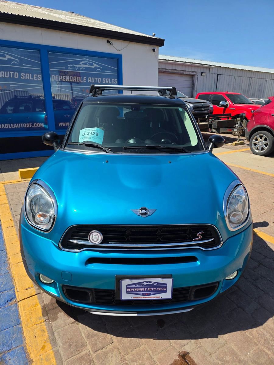 Used 2015 MINI Cooper Countryman S w/ Cold Weather Package image 3