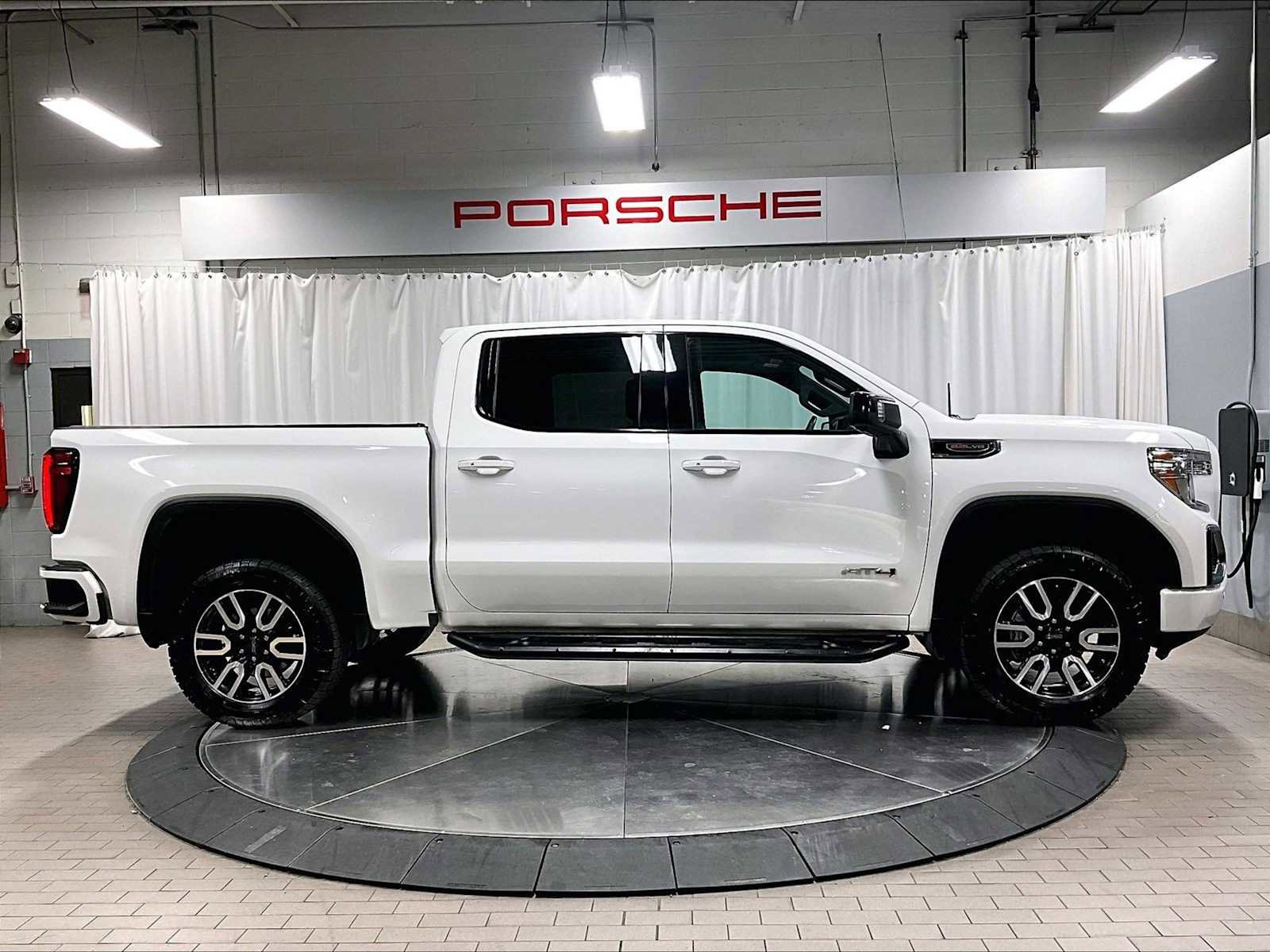 Used 2019 GMC Sierra 1500 AT4 w/ AT4 Premium Package image 9