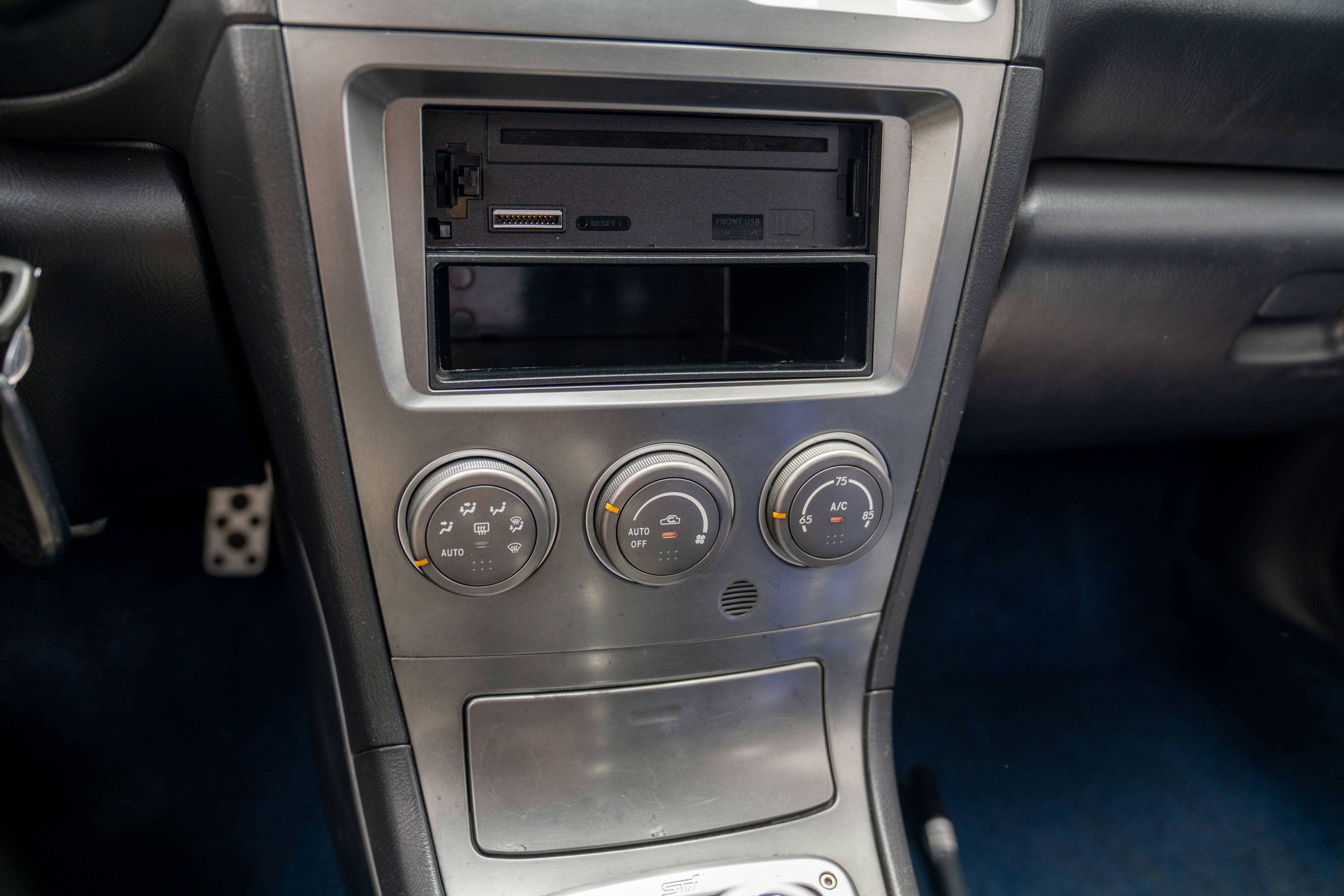 Used 2005 Subaru Impreza WRX STI image 26