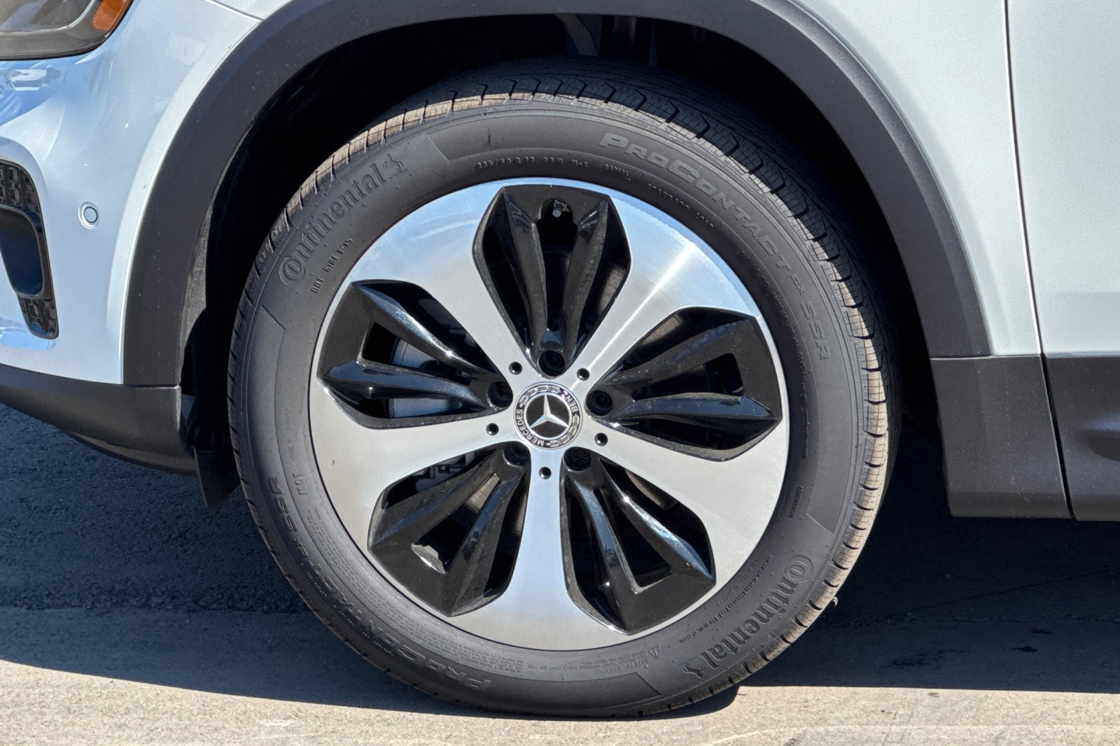 New 2025 Mercedes-Benz GLB 250 4MATIC image 26