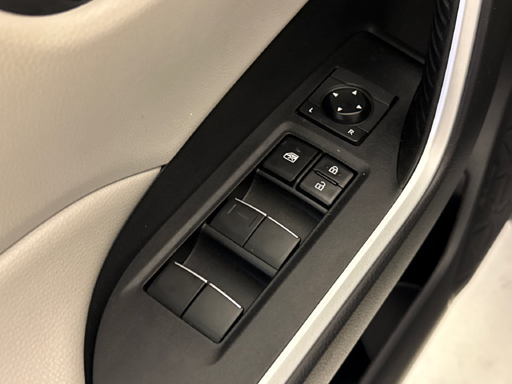 Used 2020 Toyota RAV4 XLE Premium FWD image 21
