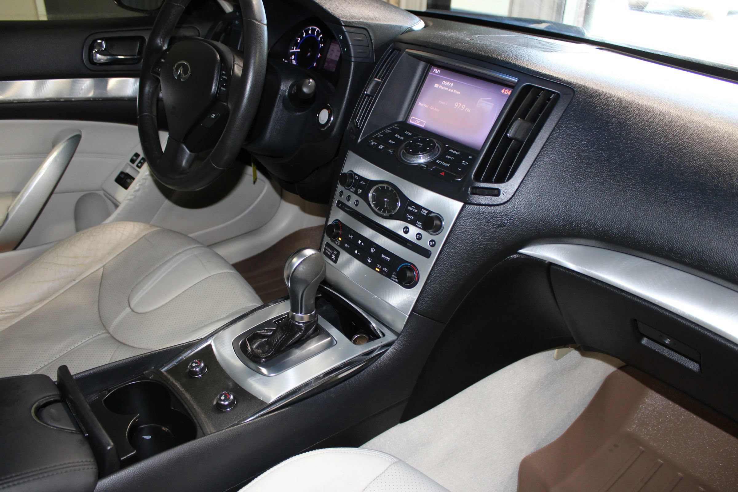 Used 2015 INFINITI Q60 Journey w/ Premium Package RWD image 25