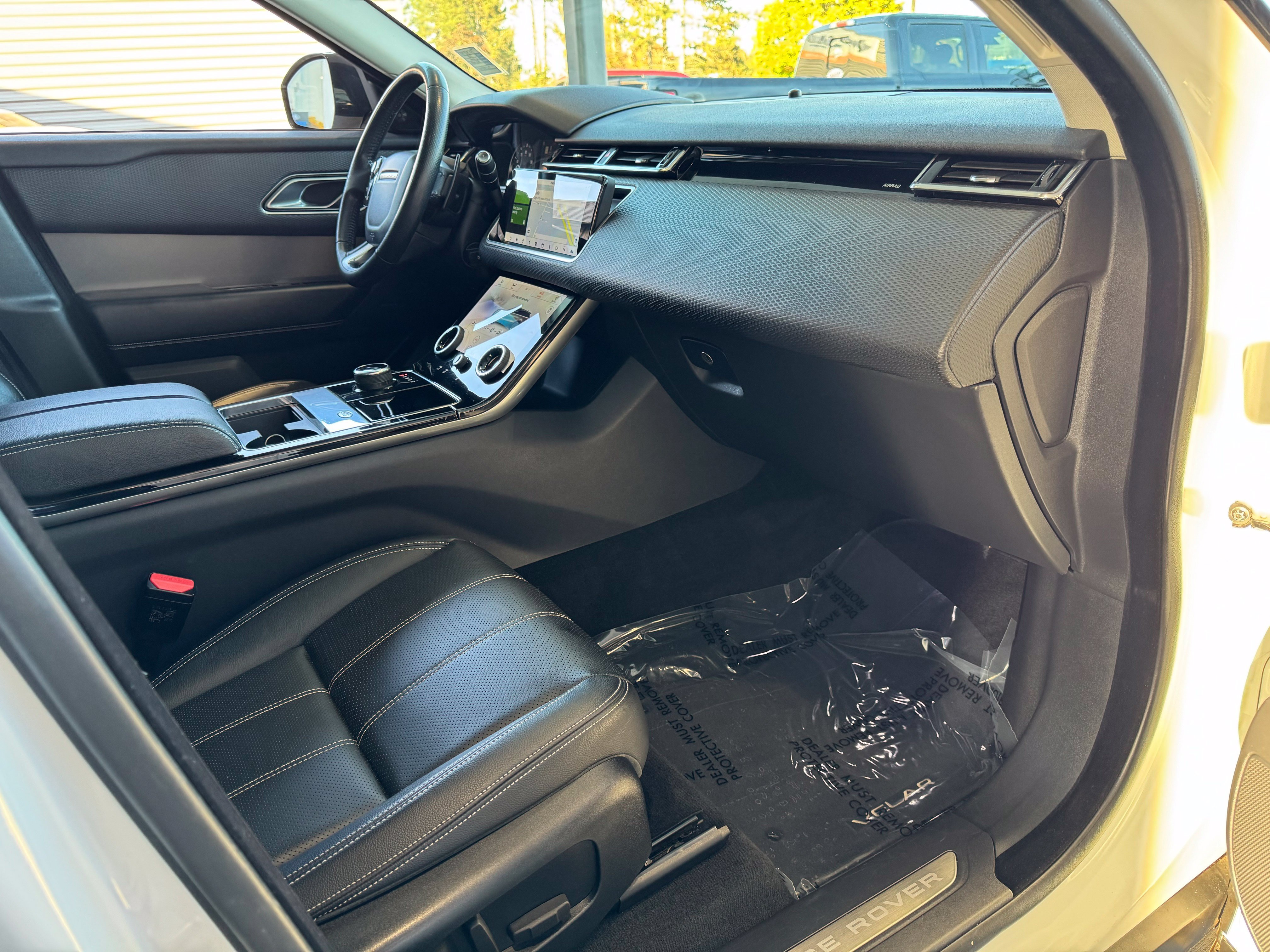 Used 2018 Land Rover Range Rover Velar S AWD/4WD image 24