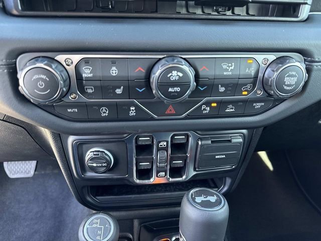 New 2026 Jeep Wrangler Unlimited Sahara AWD/4WD image 25